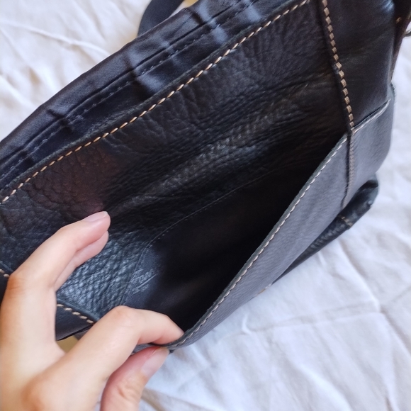 Vintage Fossil black crossbody bag - Picture 6 of 10